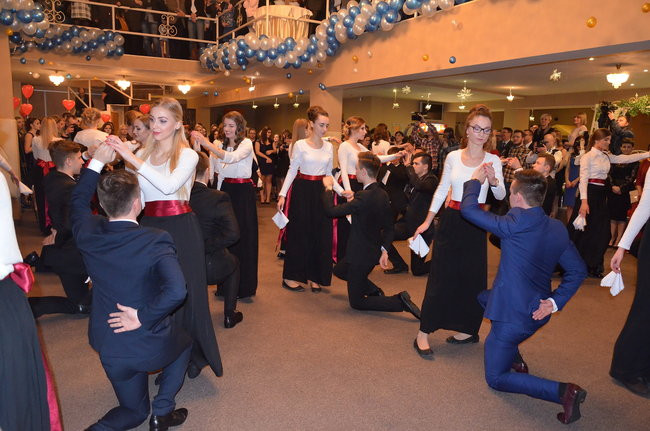 Jedynka balowała w Finezji (zdjęcia)