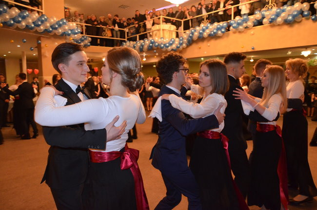 Jedynka balowała w Finezji (zdjęcia)
