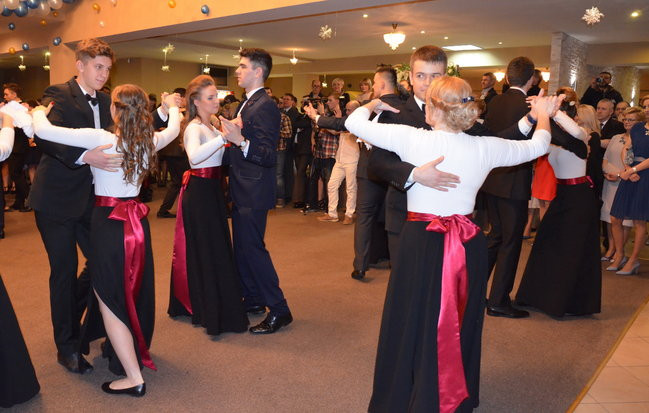 Jedynka balowała w Finezji (zdjęcia)