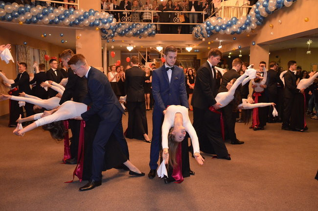 Jedynka balowała w Finezji (zdjęcia)