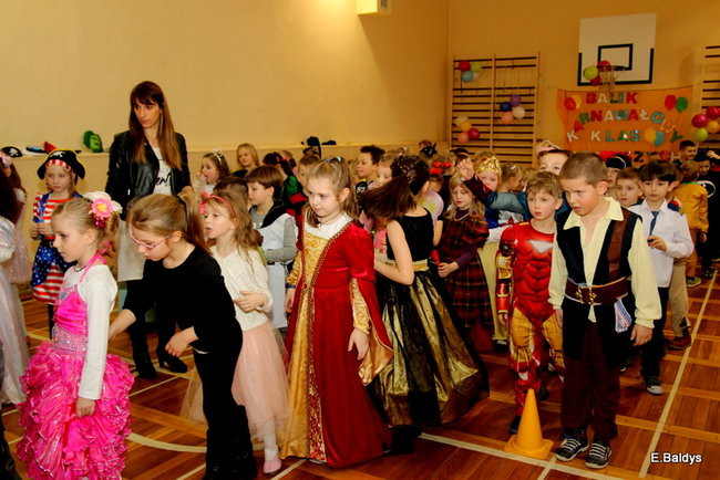 Pierwszoklasiści bawili się w SP 7 (zdjęcia)