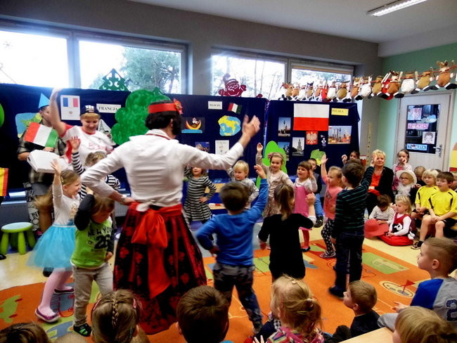 Przedstawienie Europo Witaj w PM 13 (zdjęcia)