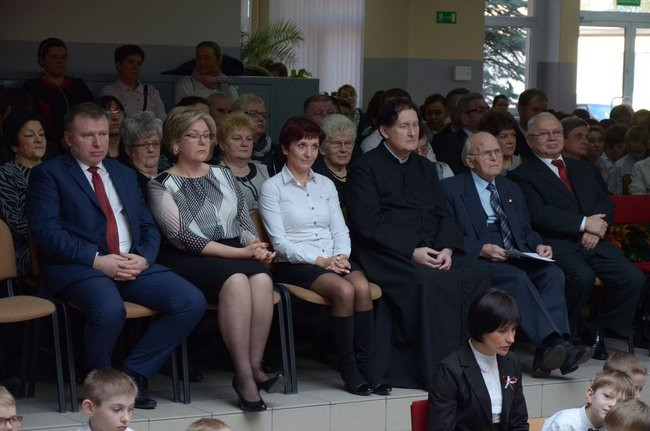 Święto patrona w szkole w Kąkolewie (zdjęcia)