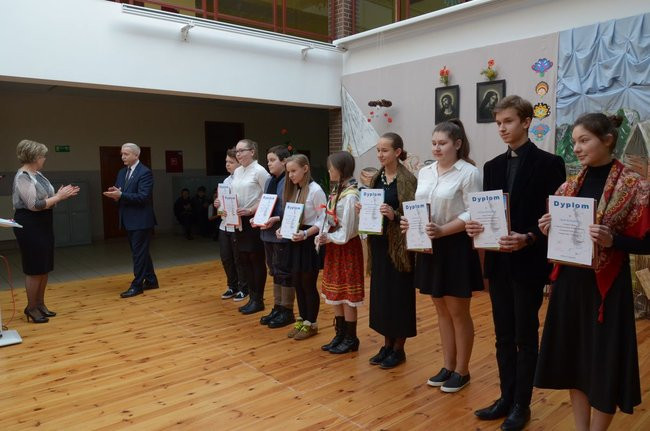 Święto patrona w szkole w Kąkolewie (zdjęcia)