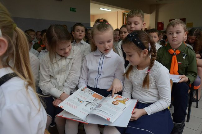 Święto patrona w szkole w Kąkolewie (zdjęcia)