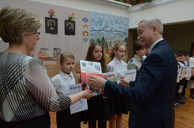 Święto patrona w szkole w Kąkolewie (zdjęcia)