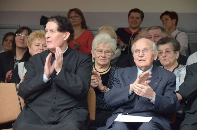 Święto patrona w szkole w Kąkolewie (zdjęcia)
