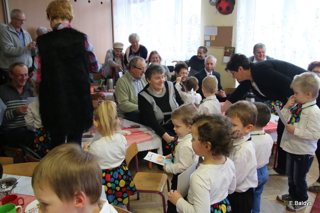Witamy babcie i dziadków w PM 8 (zdęcia)