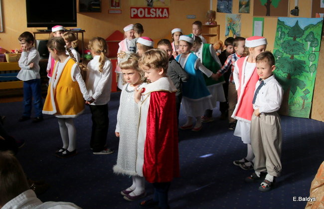 Przedszkolaki wystąpiły przed uczniami SP 7 i 13 (zdjęcia)