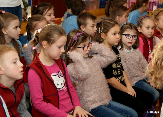 Przedszkolaki wystąpiły przed uczniami SP 7 i 13 (zdjęcia)