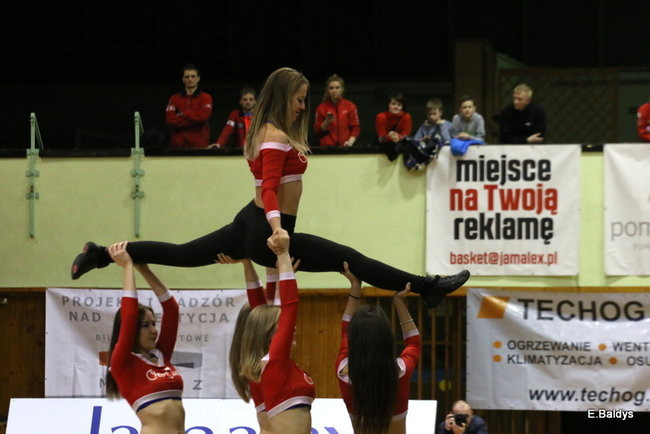 Pękła setka w Trapezie (zdjęcia)