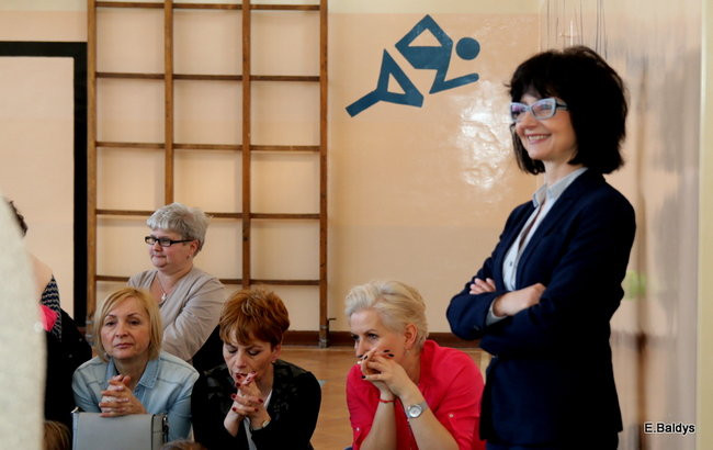 Czerwony Kapturek po angielsku w SP 10 (zdjęcia)