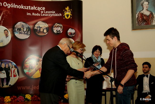 Uczniowie na katedrze (zdjęcia)