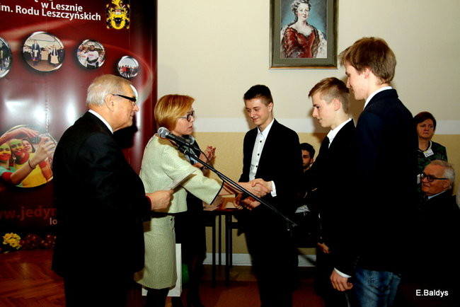 Uczniowie na katedrze (zdjęcia)