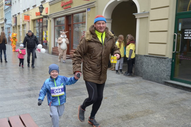 Z radością za zajączkiem (zdjęcia)