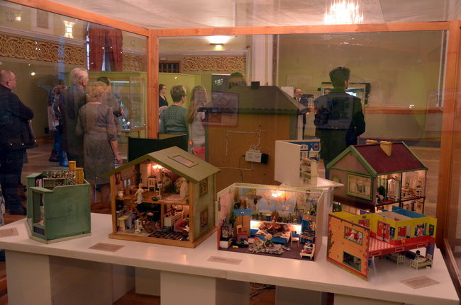 Lalki zapraszają do swoich domków (zdjęcia)