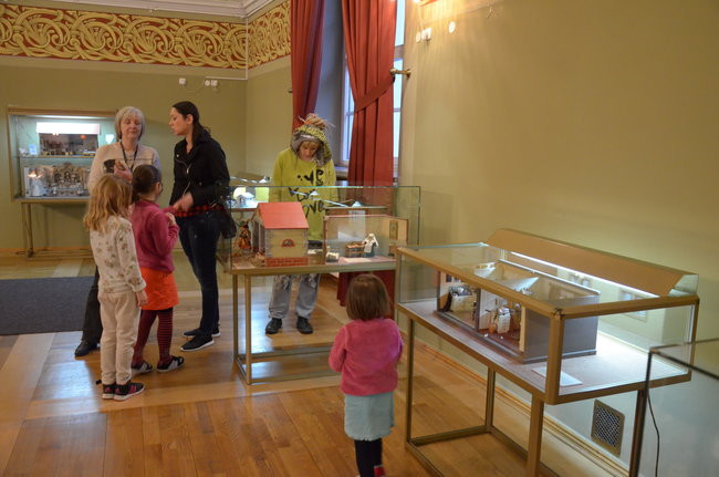 Lalki zapraszają do swoich domków (zdjęcia)