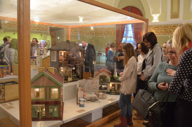 Lalki zapraszają do swoich domków (zdjęcia)