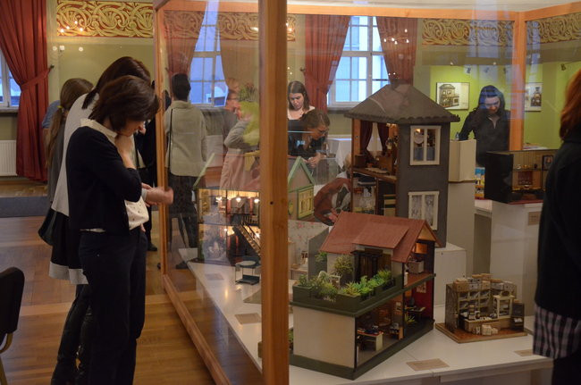 Lalki zapraszają do swoich domków (zdjęcia)