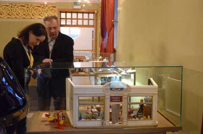 Lalki zapraszają do swoich domków (zdjęcia)