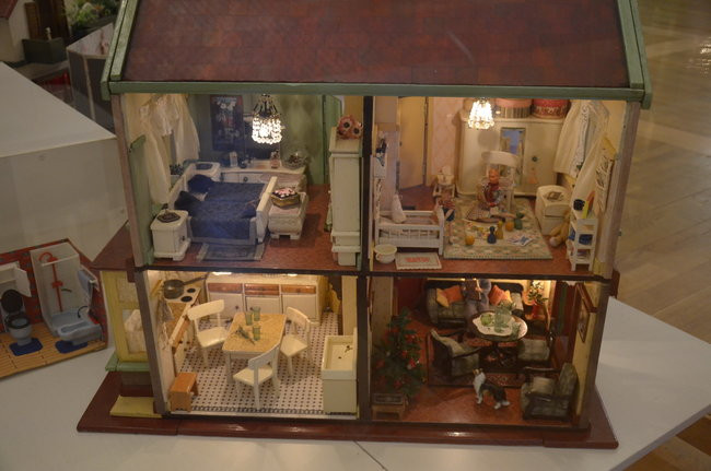 Lalki zapraszają do swoich domków (zdjęcia)