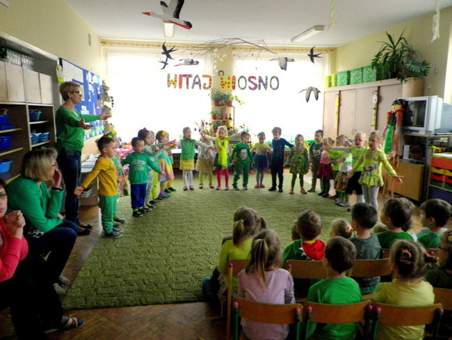 Wiosna i Zajączek odwiedzili PM 8 (zdjecia)