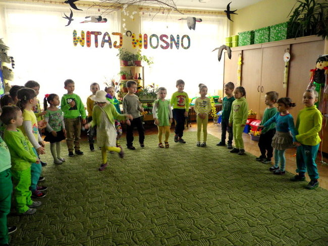 Wiosna i Zajączek odwiedzili PM 8 (zdjecia)