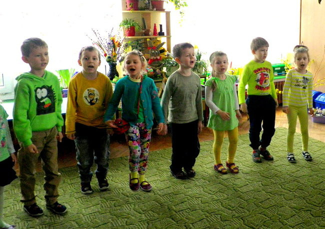 Wiosna i Zajączek odwiedzili PM 8 (zdjecia)