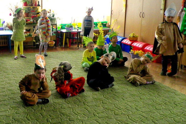 Wiosna i Zajączek odwiedzili PM 8 (zdjecia)