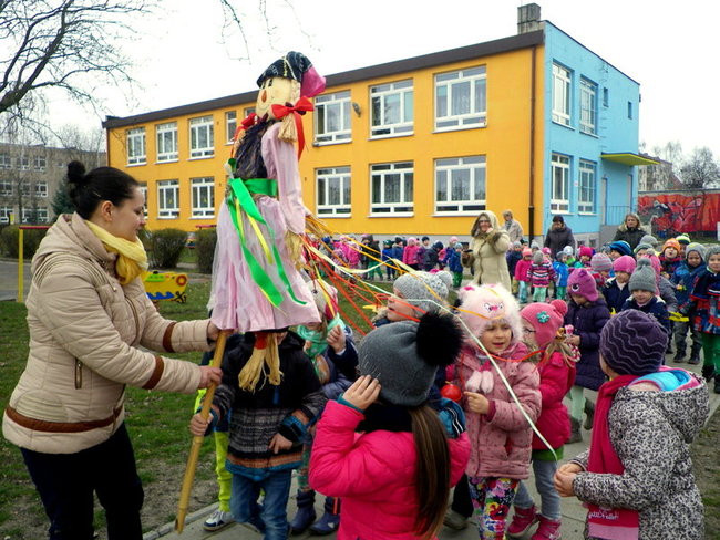Wiosna i Zajączek odwiedzili PM 8 (zdjecia)