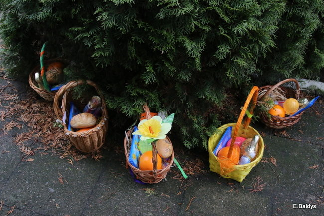 Wiosna i Zajączek odwiedzili PM 8 (zdjecia)