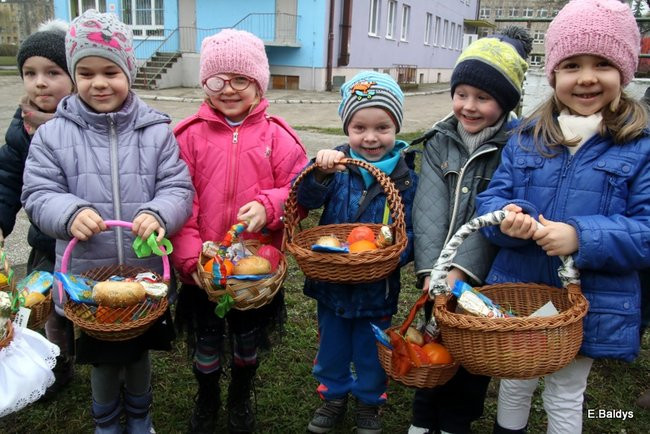 Wiosna i Zajączek odwiedzili PM 8 (zdjecia)