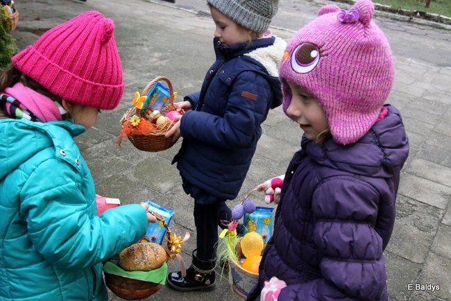 Wiosna i Zajączek odwiedzili PM 8 (zdjecia)
