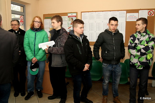 Święconki dotarły do samotnych (zdjęcia)