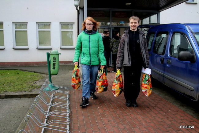 Święconki dotarły do samotnych (zdjęcia)