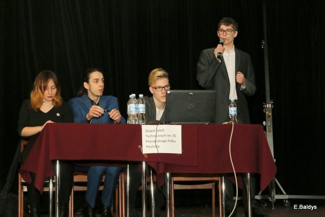 Trzeci z rzędu triumf Ekonomika w debatach (zdjęcia)