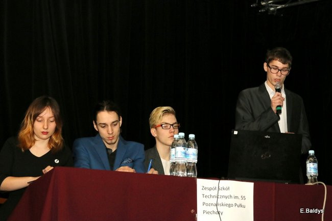Trzeci z rzędu triumf Ekonomika w debatach (zdjęcia)
