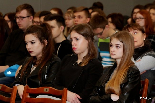 Trzeci z rzędu triumf Ekonomika w debatach (zdjęcia)