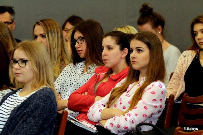 Trzeci z rzędu triumf Ekonomika w debatach (zdjęcia)