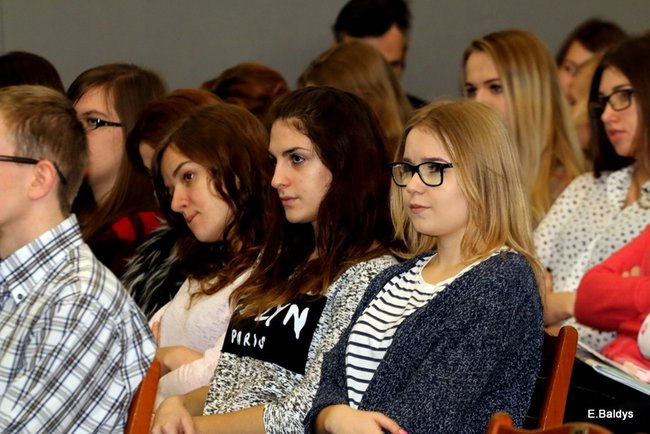 Trzeci z rzędu triumf Ekonomika w debatach (zdjęcia)