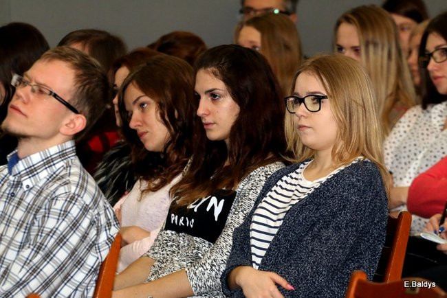 Trzeci z rzędu triumf Ekonomika w debatach (zdjęcia)