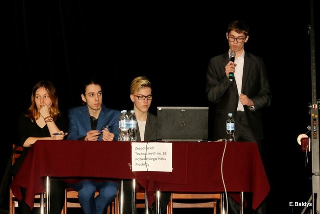 Trzeci z rzędu triumf Ekonomika w debatach (zdjęcia)