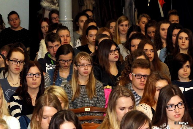 Trzeci z rzędu triumf Ekonomika w debatach (zdjęcia)