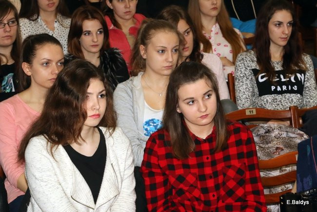 Trzeci z rzędu triumf Ekonomika w debatach (zdjęcia)