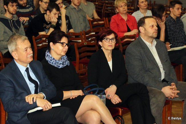 Trzeci z rzędu triumf Ekonomika w debatach (zdjęcia)