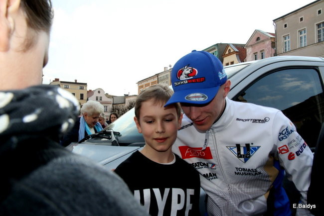 Żużlowcy z kibicami. Na Rynku i w Galerii Leszno (zdjęcia)