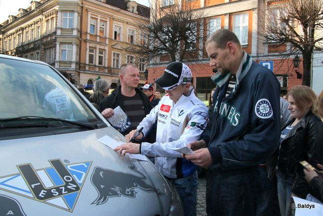 Żużlowcy z kibicami. Na Rynku i w Galerii Leszno (zdjęcia)