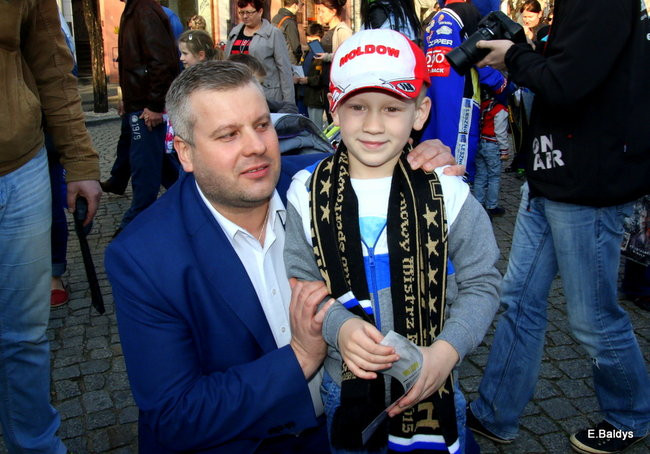 Żużlowcy z kibicami. Na Rynku i w Galerii Leszno (zdjęcia)