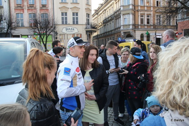 Żużlowcy z kibicami. Na Rynku i w Galerii Leszno (zdjęcia)
