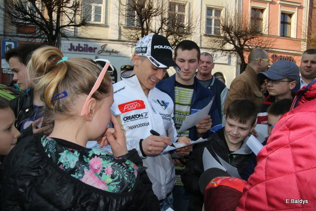 Żużlowcy z kibicami. Na Rynku i w Galerii Leszno (zdjęcia)